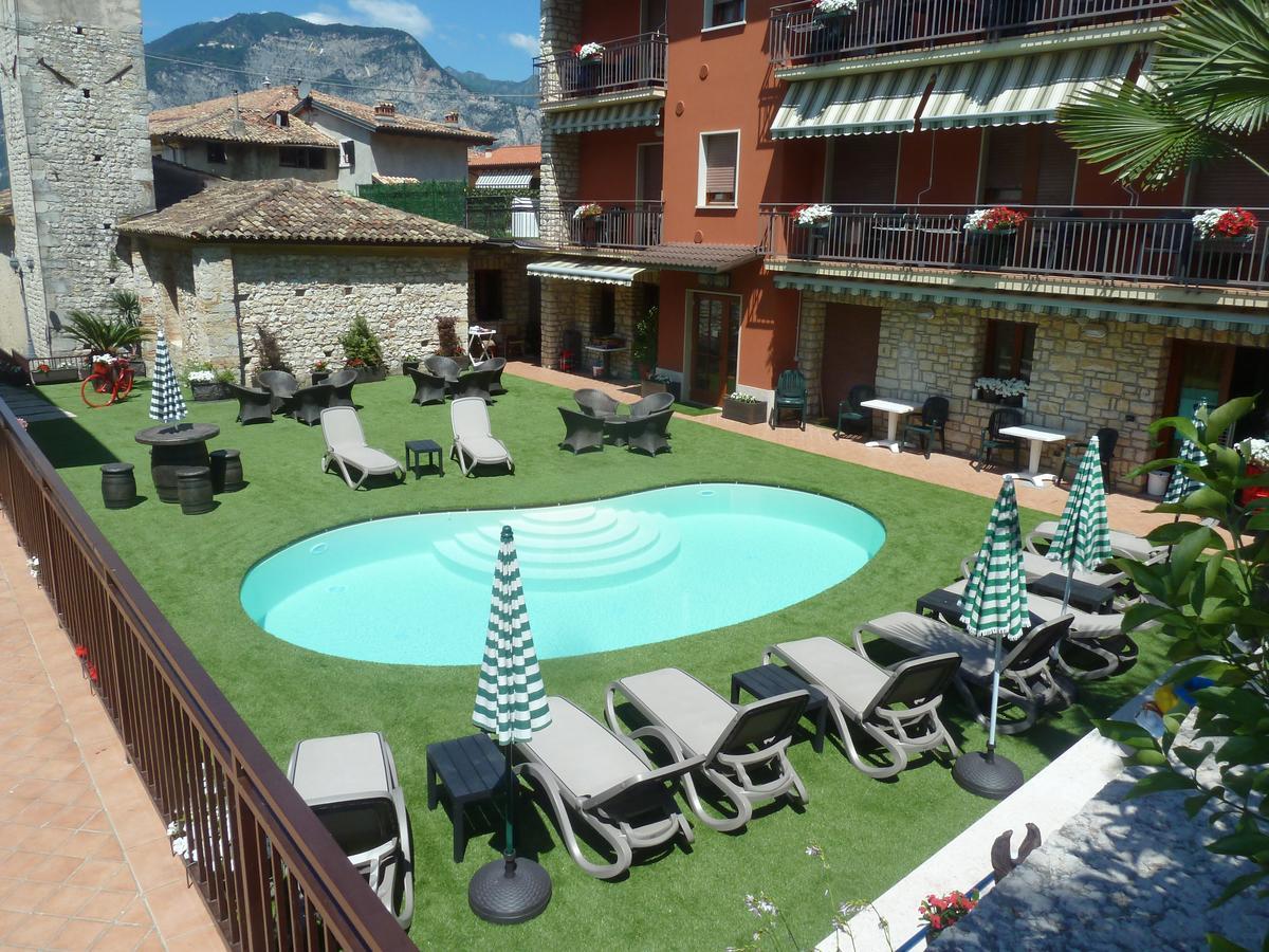 Albergo Casa Este Бренцоне-суль-Гарда Екстер'єр фото